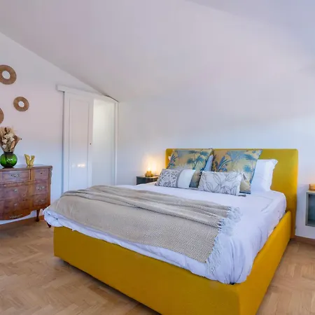Apartment Isotta - Chic Flat With A Natural View Of