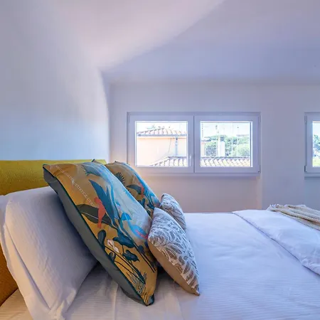 Isotta - Chic Flat With A Natural View Of Apartamento