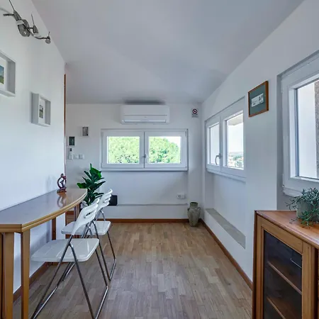Apartamento Isotta - Chic Flat With A Natural View Of Roma