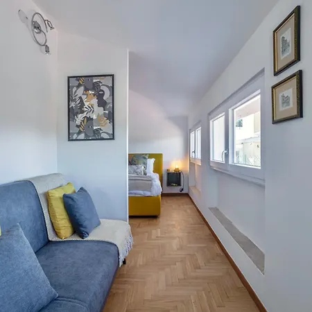 Isotta - Chic Flat With A Natural View Of Apartamento *
